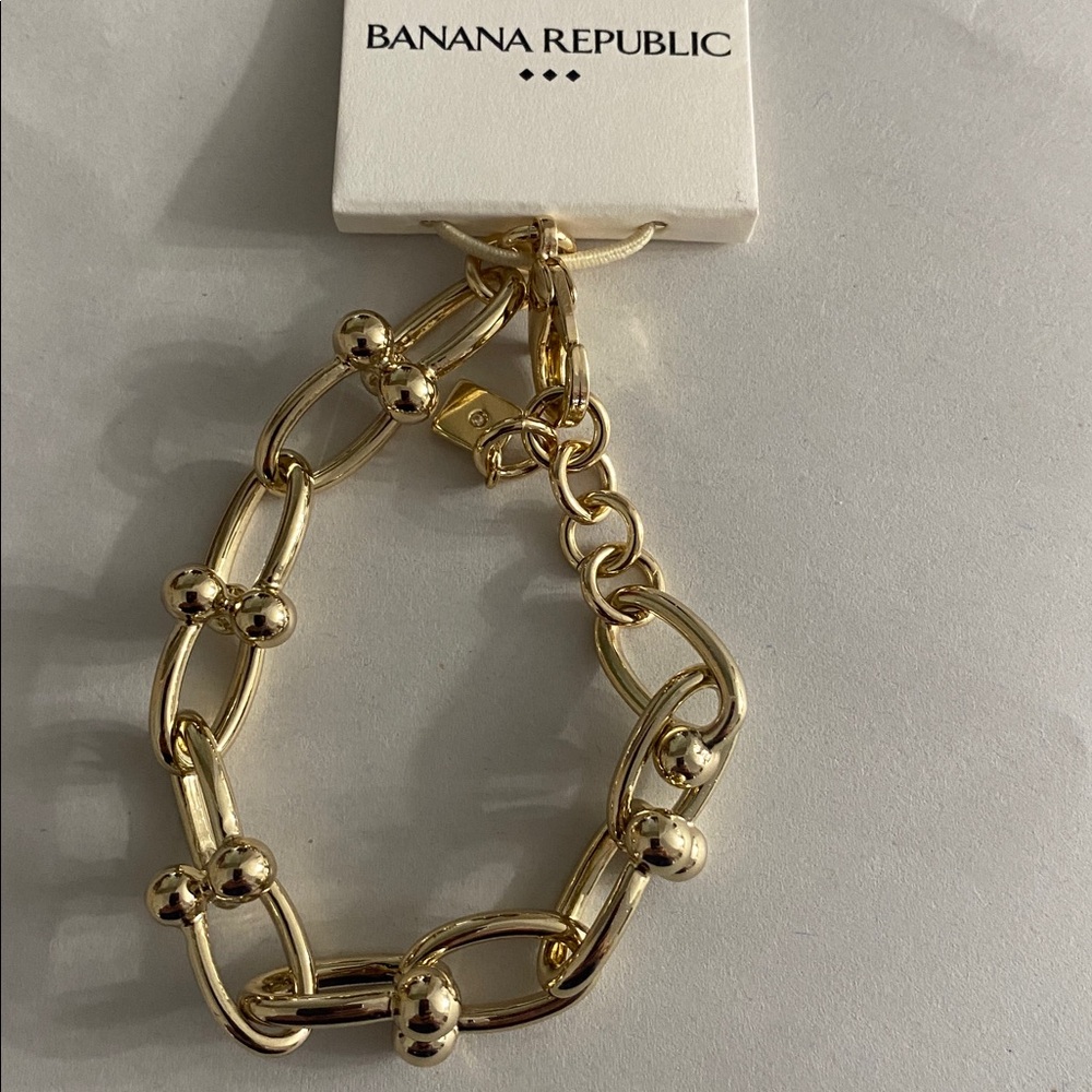 Banana Republic Shiny Gold Link Bracelet w gold ball beads. NWT Abt 7 in